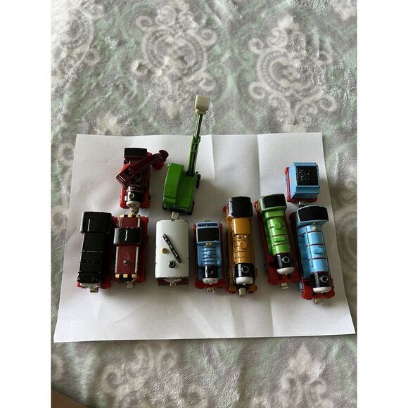 Thomas The Tank Engine & Friends Take N Play Diecast Magnetic Train Big Lot - Picture 2 of 16